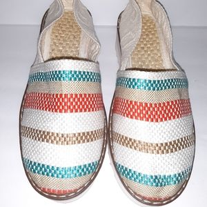 Woven slip on shoes - size 35 (4-5)